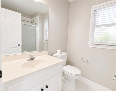 3235 Bentwood Close - Photo Thumbnail 32