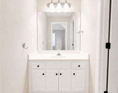 3235 Bentwood Close - Photo Thumbnail 34