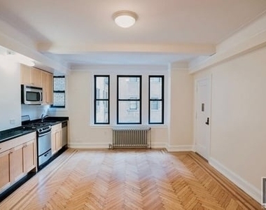 East 68 Street - Photo Thumbnail 2