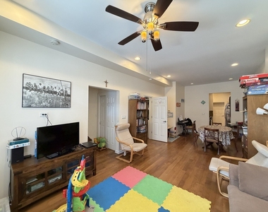 1415 N Campbell Avenue - Photo Thumbnail 9