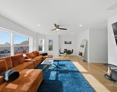 7435 S Euclid Avenue - Photo Thumbnail 6