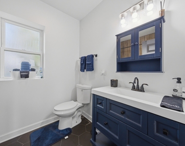 7435 S Euclid Avenue - Photo Thumbnail 17