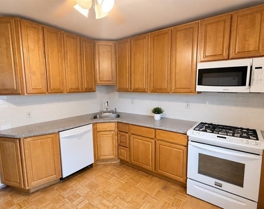 70 Prospect - Photo Thumbnail 6