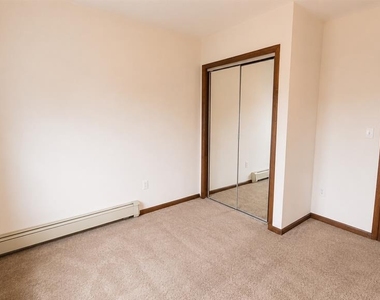 70 Prospect - Photo Thumbnail 13