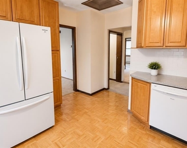 70 Prospect - Photo Thumbnail 4