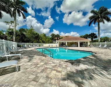1164 Oxford Lane - Photo Thumbnail 4