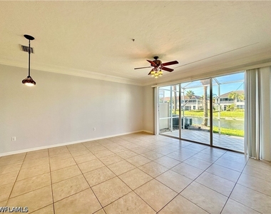 1164 Oxford Lane - Photo Thumbnail 12