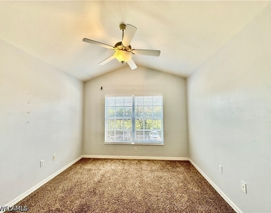 1164 Oxford Lane - Photo Thumbnail 24