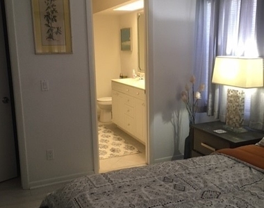 489 Tallwood Street - Photo Thumbnail 8