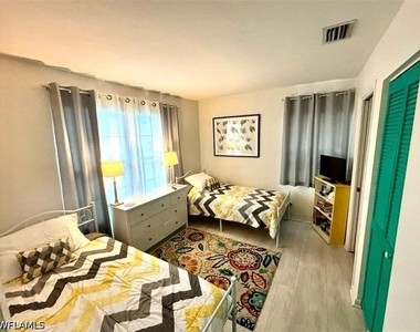 489 Tallwood Street - Photo Thumbnail 11