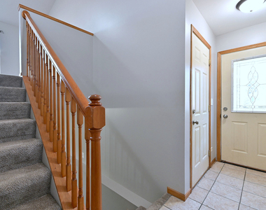 19 E Pineview Drive - Photo Thumbnail 2