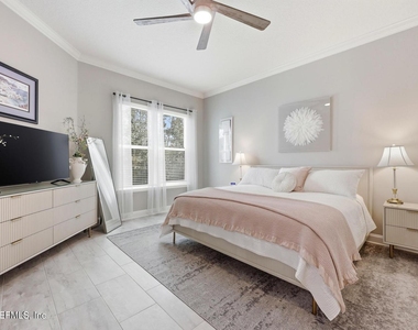 429 Pelican Pointe Road - Photo Thumbnail 3