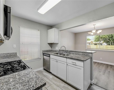 906 Cactus Dr - Photo Thumbnail 7