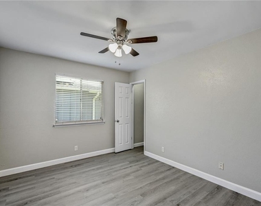 906 Cactus Dr - Photo Thumbnail 11