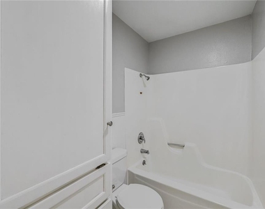 906 Cactus Dr - Photo Thumbnail 12