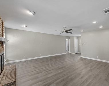 906 Cactus Dr - Photo Thumbnail 3