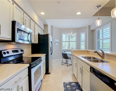 10321 Heritage Bay Boulevard - Photo Thumbnail 16