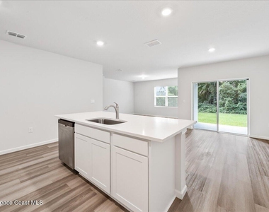 566 Rembrandt Street Se - Photo Thumbnail 12