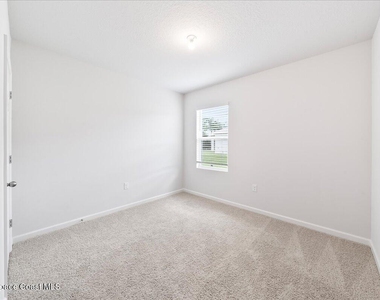 566 Rembrandt Street Se - Photo Thumbnail 4