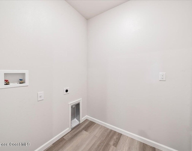 566 Rembrandt Street Se - Photo Thumbnail 22