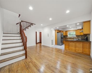385 Livingston - Photo Thumbnail 7