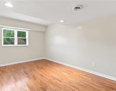 6776 Tilton Lane - Photo Thumbnail 14