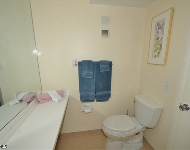 555 Park Shore Drive - Photo Thumbnail 15