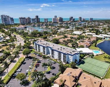 555 Park Shore Drive - Photo Thumbnail 28