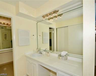 555 Park Shore Drive - Photo Thumbnail 14