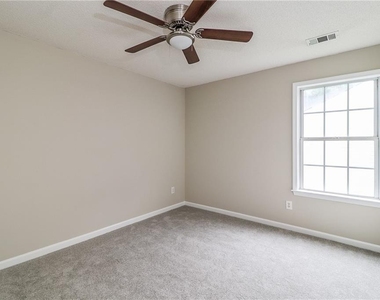 11745 Bentham Court - Photo Thumbnail 14
