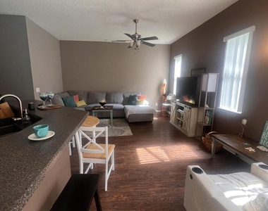 7368 Crepe Myrtle Court - Photo Thumbnail 4