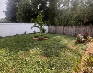 7368 Crepe Myrtle Court - Photo Thumbnail 22
