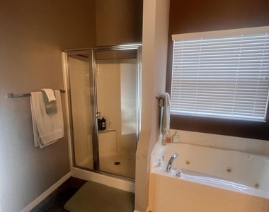 7368 Crepe Myrtle Court - Photo Thumbnail 14