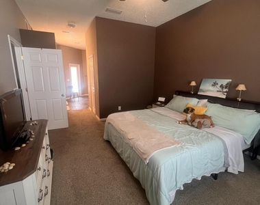 7368 Crepe Myrtle Court - Photo Thumbnail 10