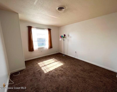 350 Fillmore Avenue - Photo Thumbnail 2