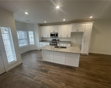 4034 Oak Glenn Drive - Photo Thumbnail 3