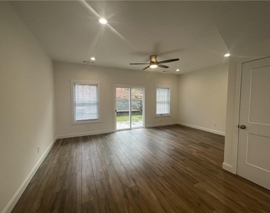 4034 Oak Glenn Drive - Photo Thumbnail 2