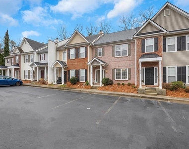 940 Tree Creek Boulevard - Photo Thumbnail 2