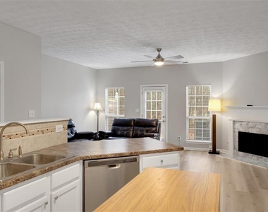 940 Tree Creek Boulevard - Photo Thumbnail 10
