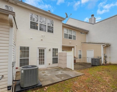 940 Tree Creek Boulevard - Photo Thumbnail 35
