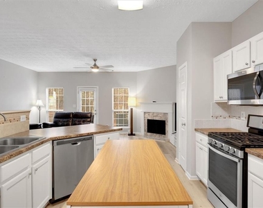 940 Tree Creek Boulevard - Photo Thumbnail 9