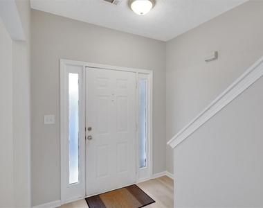 940 Tree Creek Boulevard - Photo Thumbnail 5