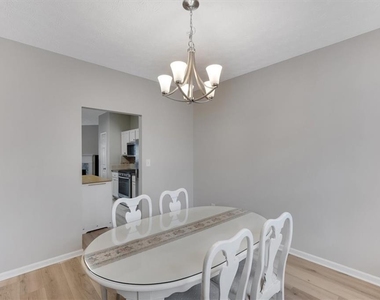 940 Tree Creek Boulevard - Photo Thumbnail 7