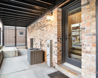 118 W Chestnut Street - Photo Thumbnail 18