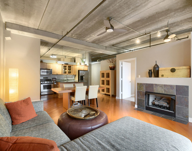 811 W 15th Place - Photo Thumbnail 3