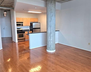115 W Peachtree Place Nw - Photo Thumbnail 6