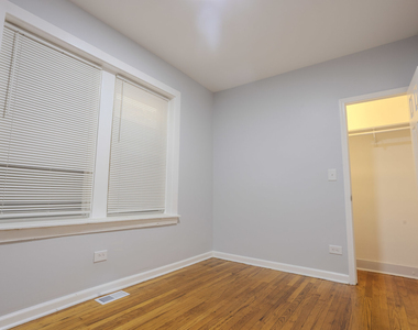 1523 E 74th Place - Photo Thumbnail 5