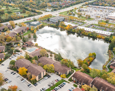 6147 Knoll Wood Court - Photo Thumbnail 14