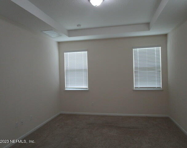 742 Northside Drive S - Photo Thumbnail 16