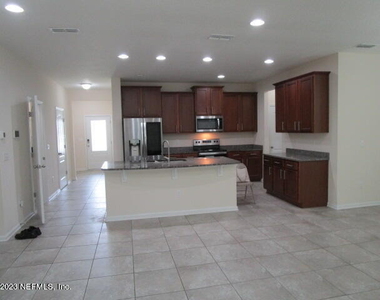 742 Northside Drive S - Photo Thumbnail 11